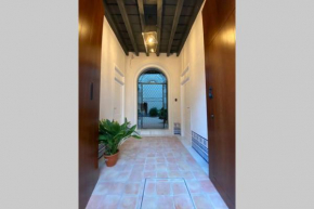 APARTAMENTOS SANTA CRUZ, centro Seville